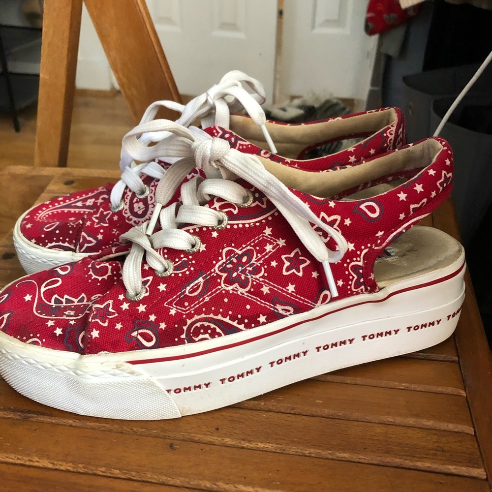 VINTAGE TOMMY HILFIGER PLATFORM OPEN BACK SNEAKERS